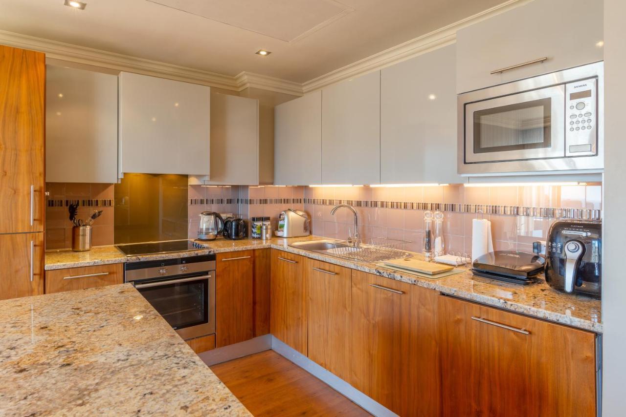 Cape Royale I Whosting Apartment Cape Town Bagian luar foto